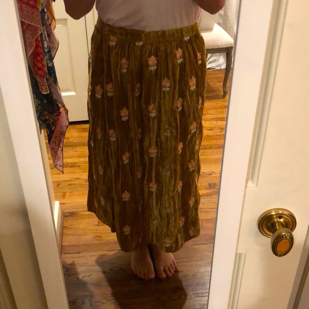 Anthropologie golden patterned midi velvet skirt